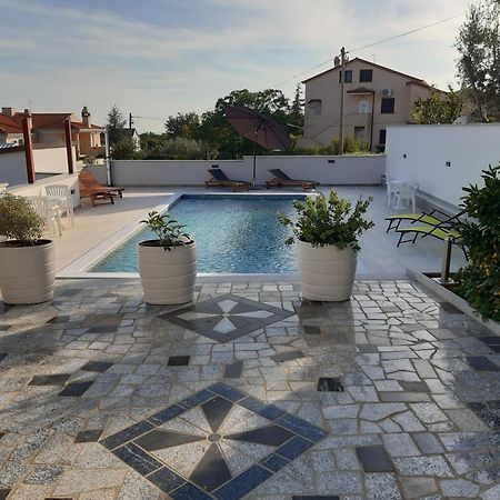 Apartments Ivana With The Pool Rovinjsko Selo Esterno foto