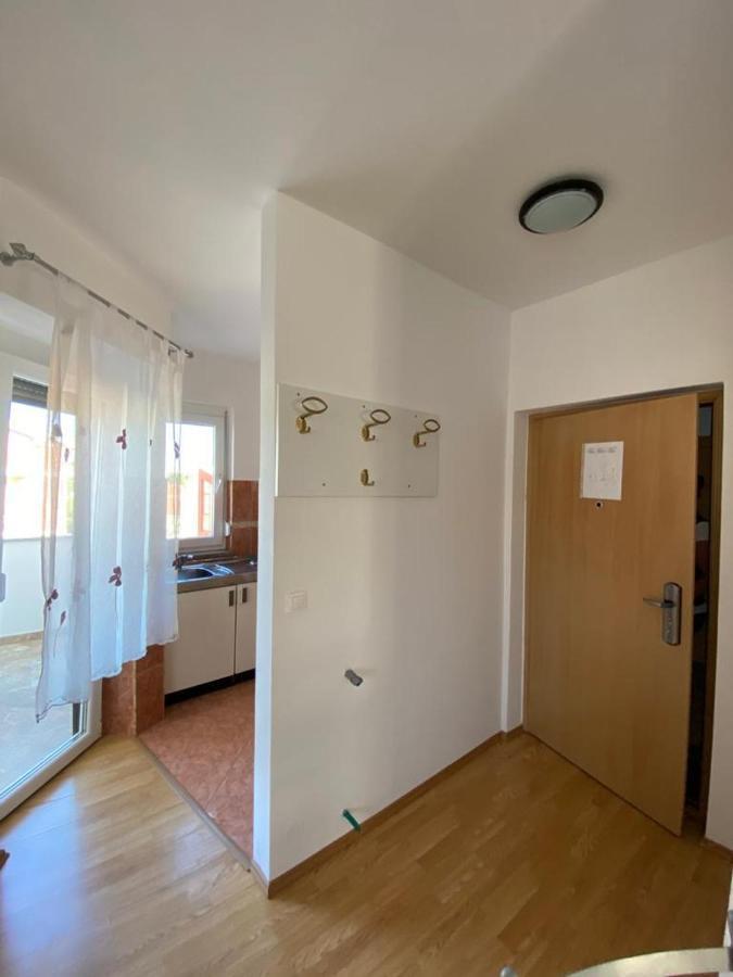 Apartments Ivana With The Pool Rovinjsko Selo Esterno foto