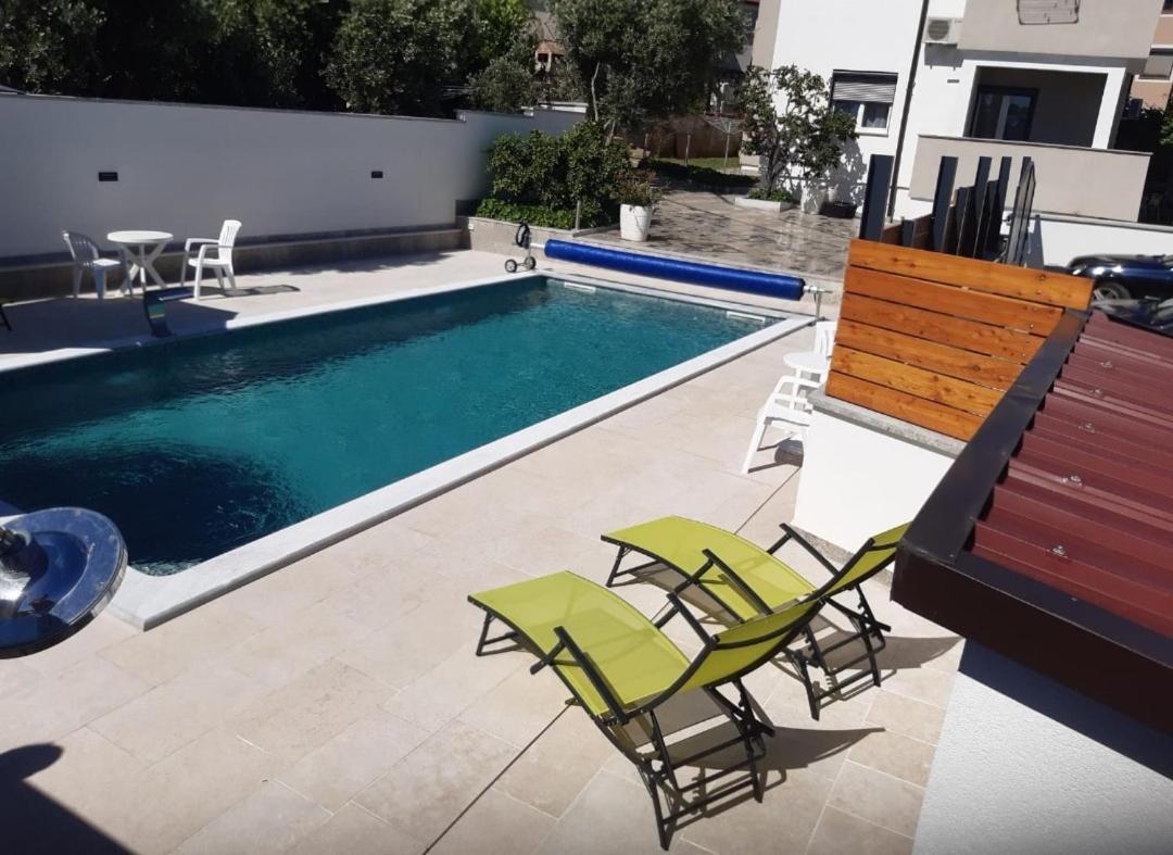 Apartments Ivana With The Pool Rovinjsko Selo Esterno foto