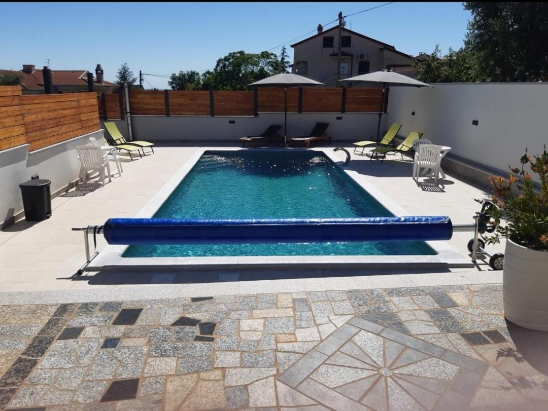 Apartments Ivana With The Pool Rovinjsko Selo Esterno foto