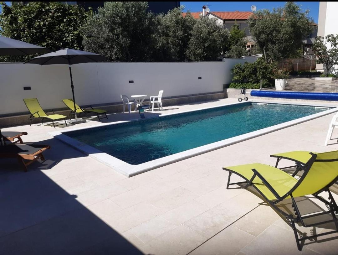 Apartments Ivana With The Pool Rovinjsko Selo Esterno foto
